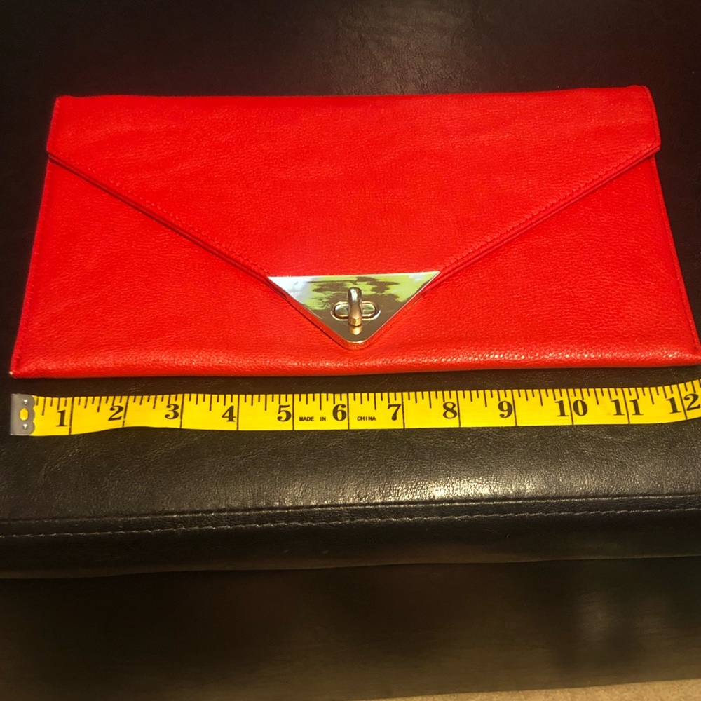 Red clutch - Picture 5 of 6